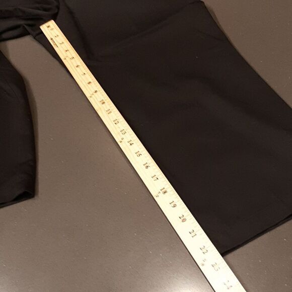 Dockers Ideal Fit Black Cropped Pants - Picture 7 of 10